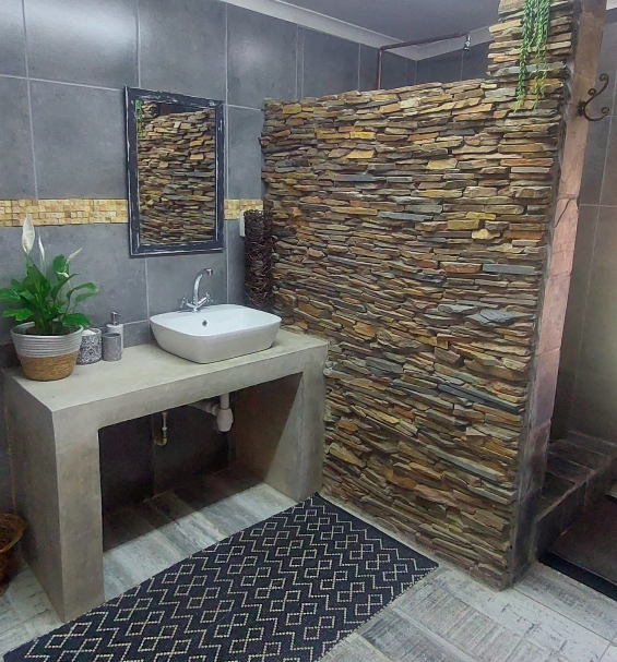 En-suite bathroom